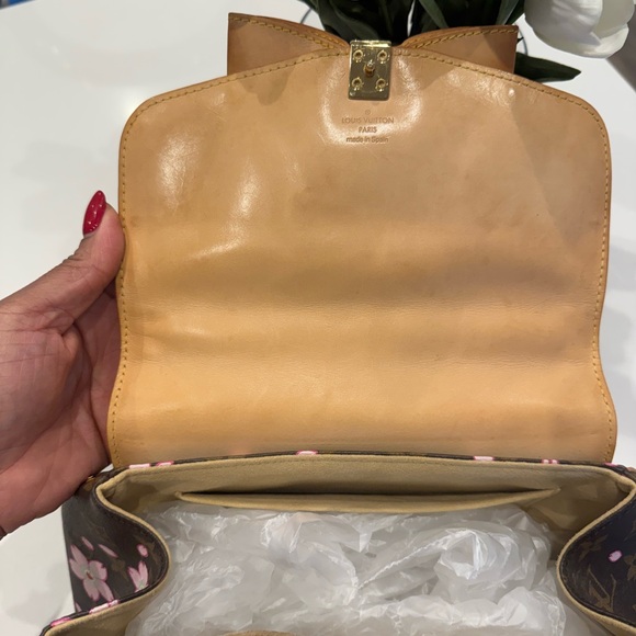 LOUIS VUITTON
TAKASHI MURAKAMI X LV MONOGRAM CHERRY BLOSSOM SAC RETRO PM - Picture 9 of 15